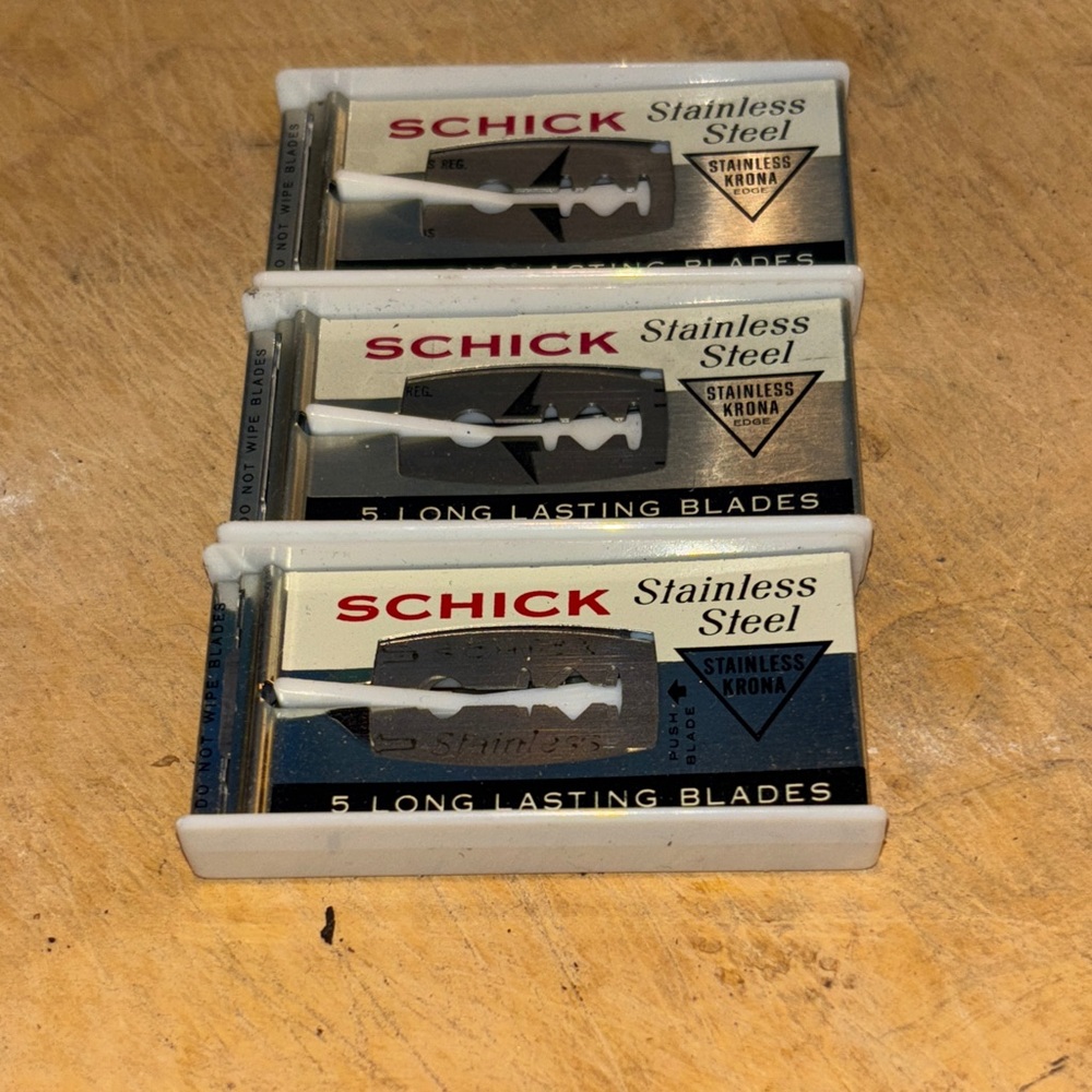 VTG 50s SCHICK stainless steel razor blades. 5 pack.